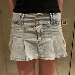 Jeanskjol - Cool slutsåld jeanskjol från HM!!