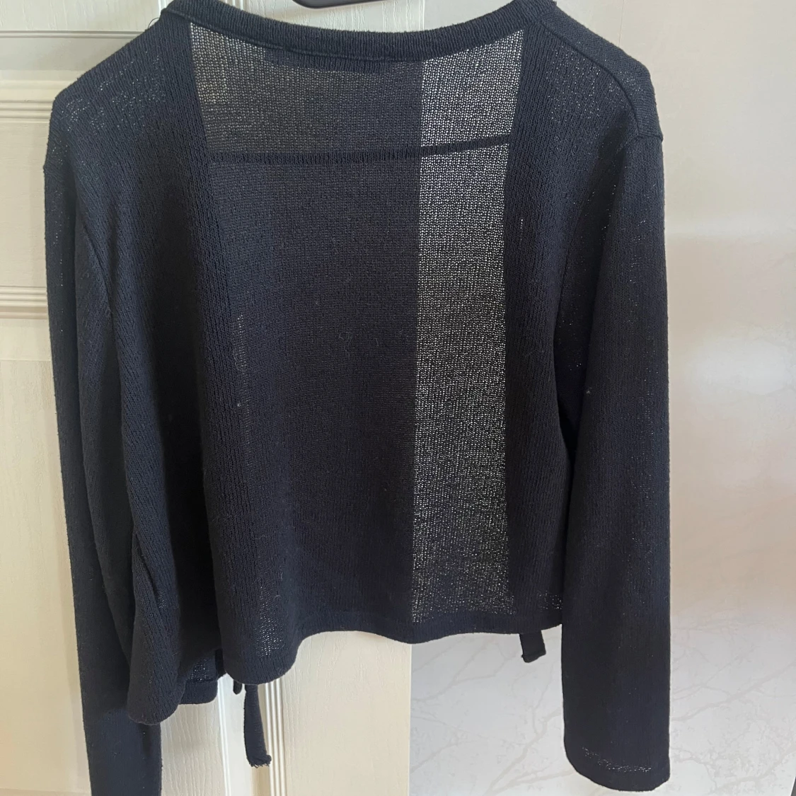 Svart kofta med knyt framtill XS - 4