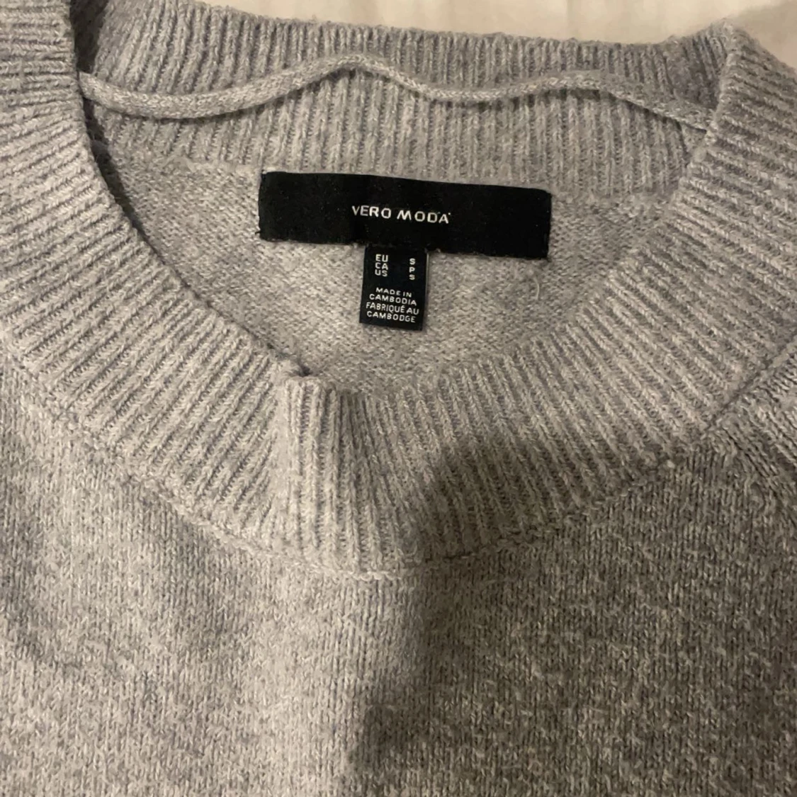 Grå stickad tröja från Vero Moda - 1