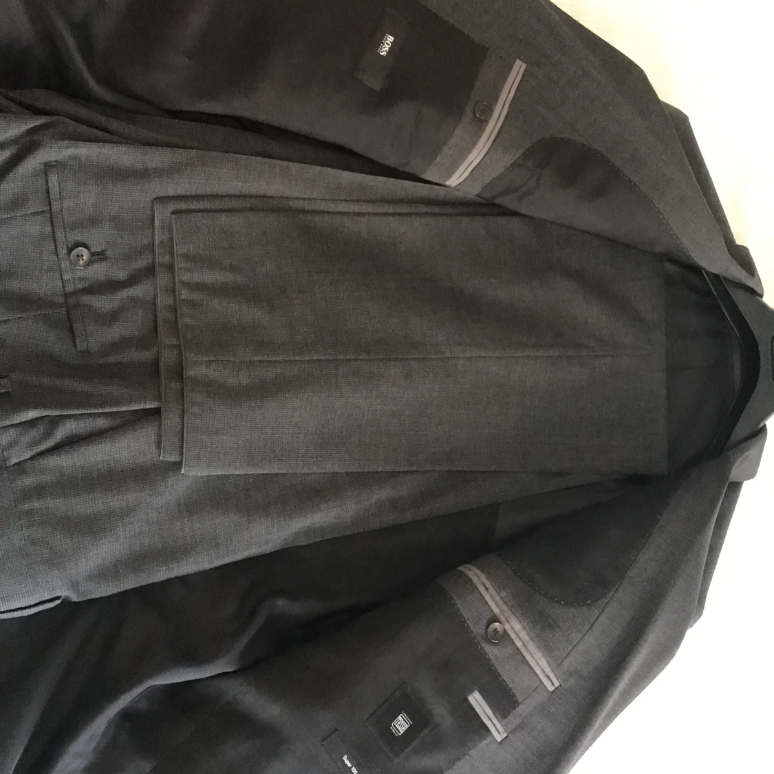 Mörkgrå kostym set från Hugo Boss - 3