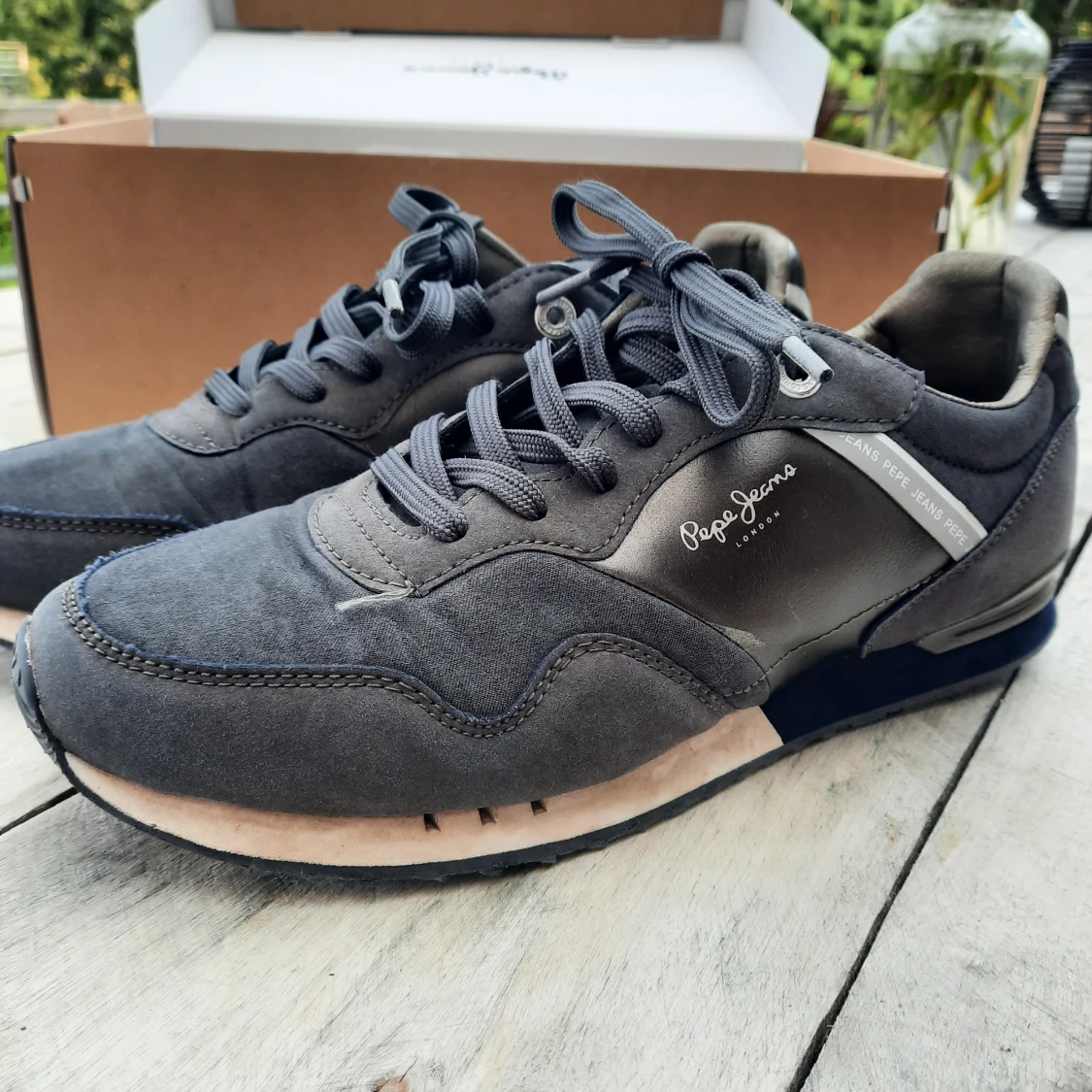 Mörkgrå sneakers från Pepe Jeans - 2