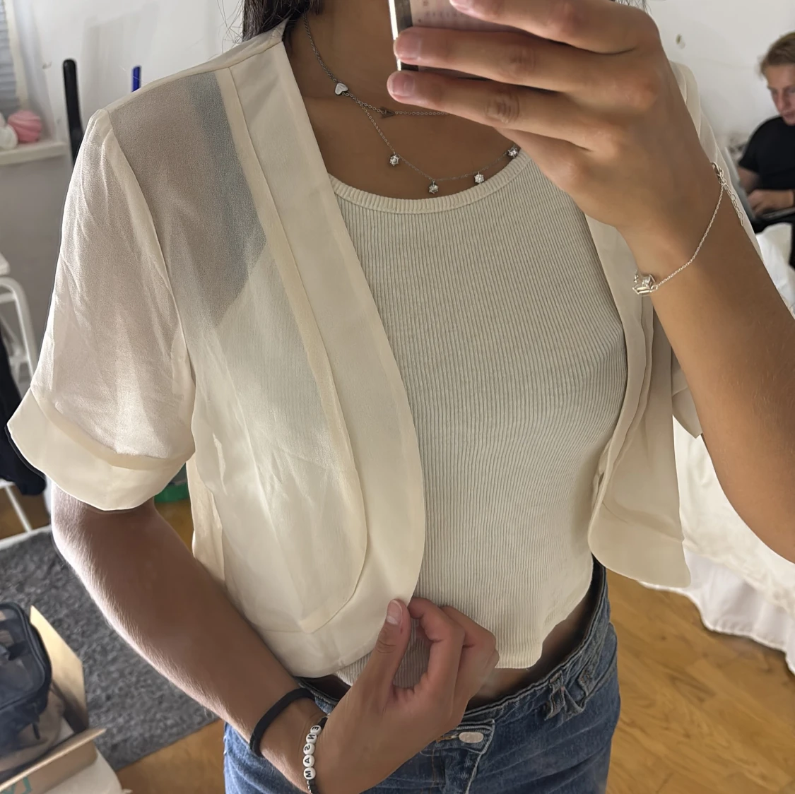 Ljusbeige transparent omlottväst - 1