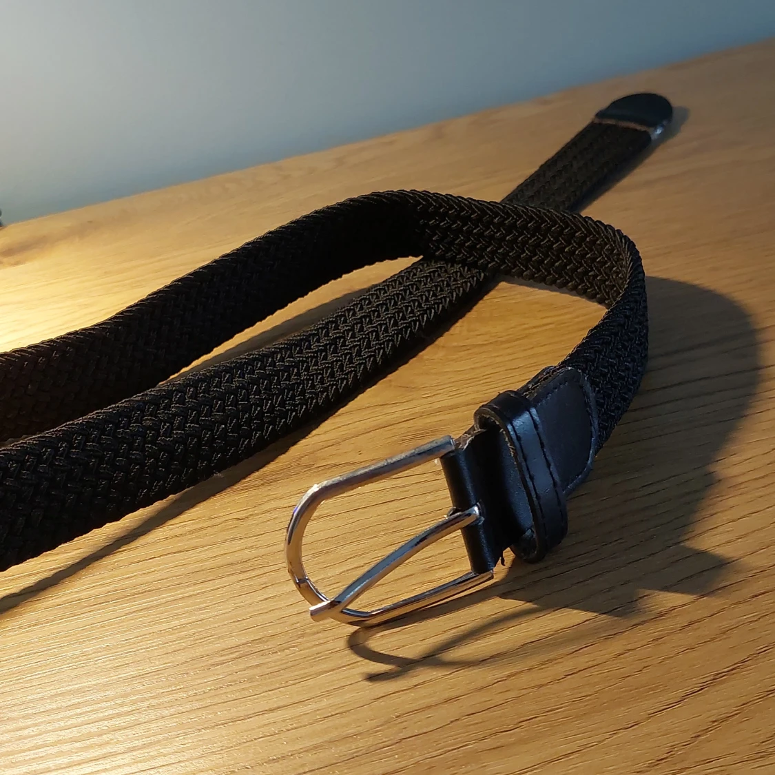 Svart flätat bälte med skinn och metallspänne - 3