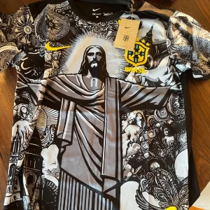 Fotbollströja Brazil  - ny med prislapp 