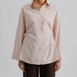 Blus - Blus från By Malina. Storlek M. Aldrig använd.