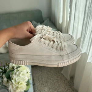 Sneakers från Zara - Ascoola sneakers i jeanstyg från Zara, endast använda en gång! <3