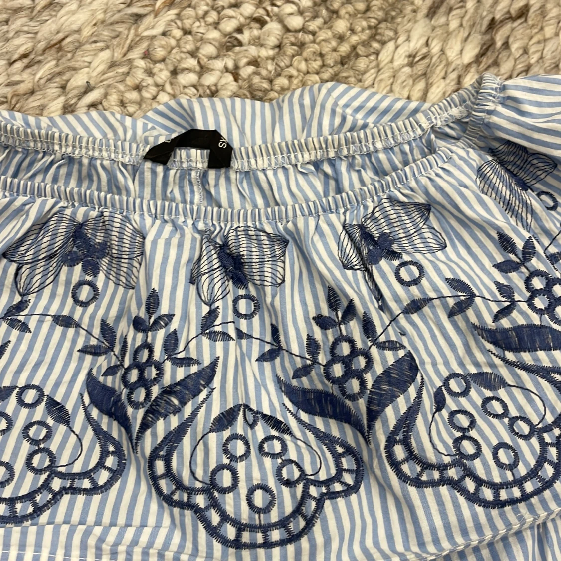 Randig offshoulder blus XS - 1