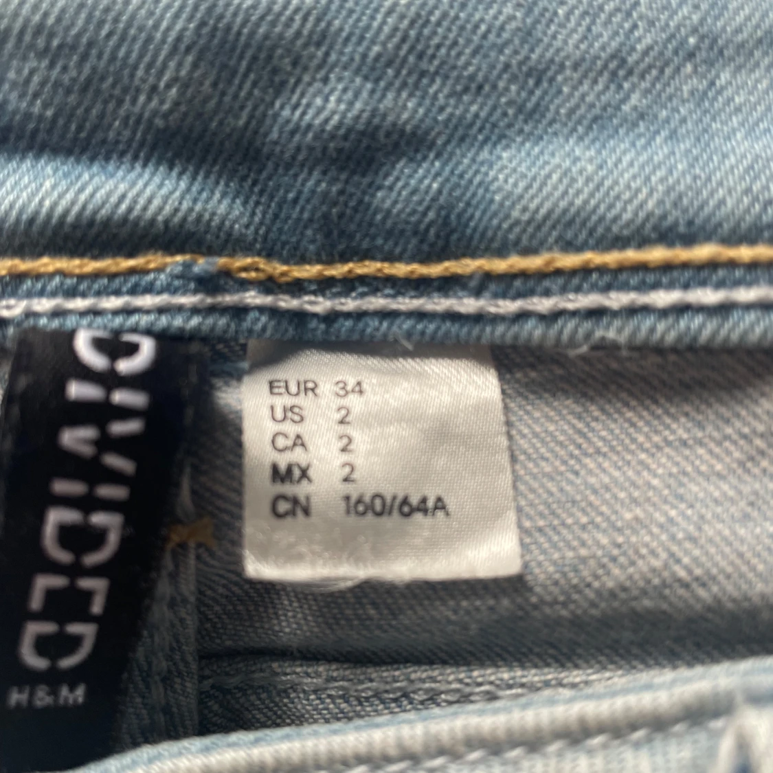 Ljusblå bootcut jeans från H&M Divided - 1