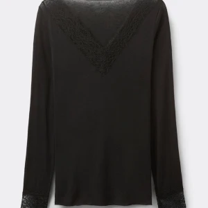 Intimissimi tröja med spets - Super fin intimissimi tröja svart med spets❣️❣️