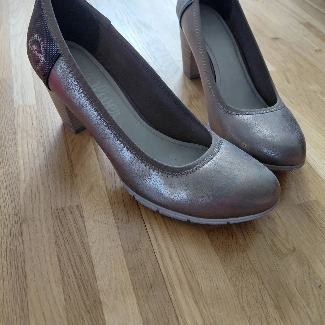 Metallic pumps från s.Oliver, storlek 38