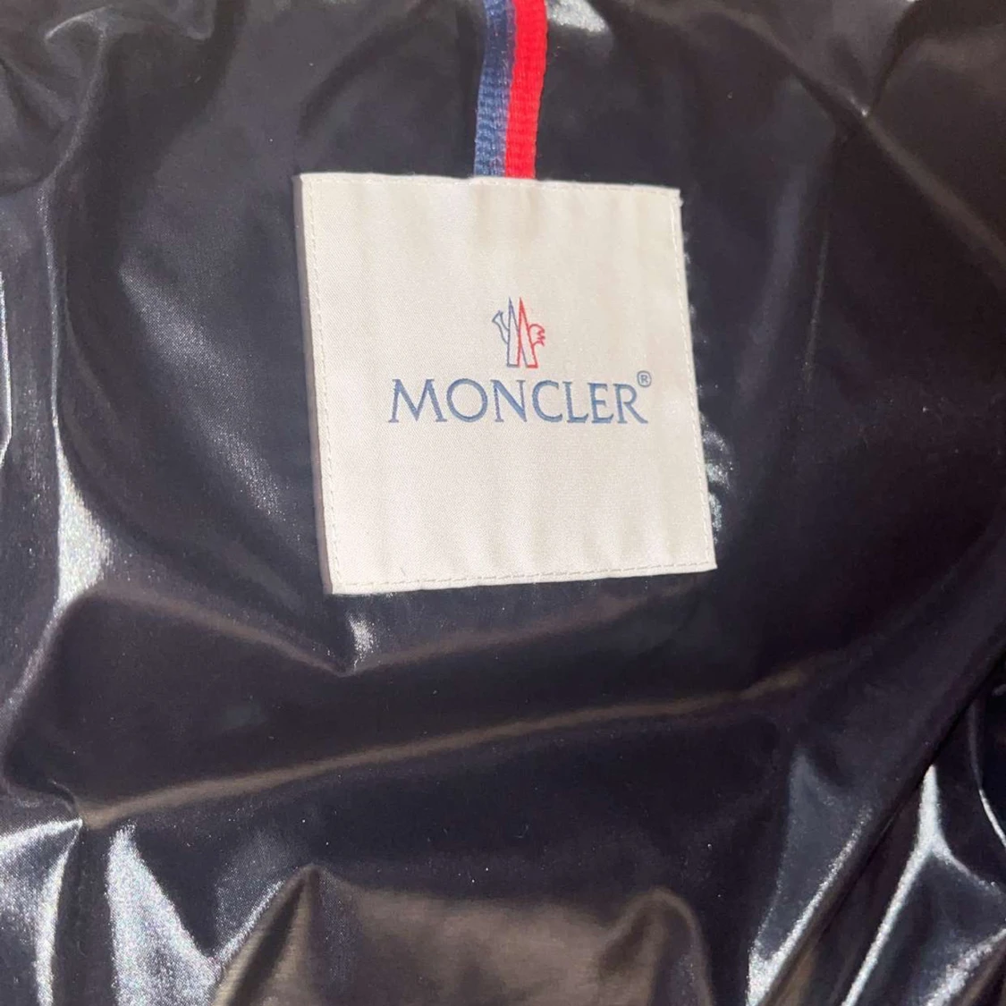 Svart Moncler pufferjacka med huva - 4
