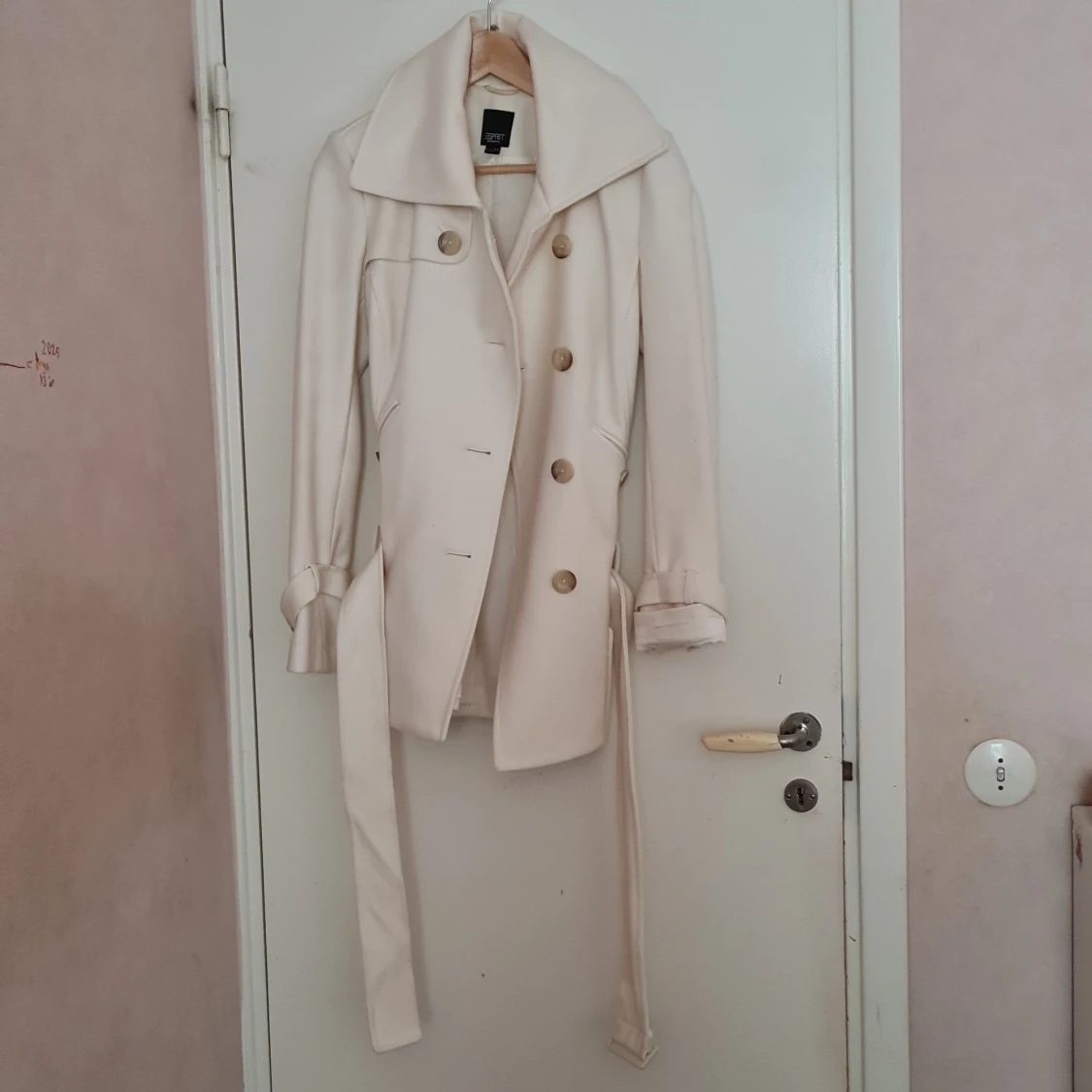 Beige trenchcoat från Esprit