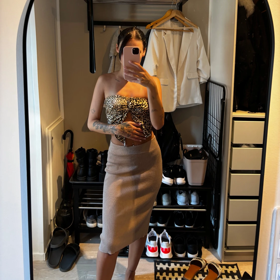 Beige stickad långkjol - 1