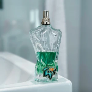 Jean Paul Gaultier Paradise Garden - JPG Paradise Garden. 125ml flaska. Mängd avgör själv. Skickas snabbt, rensar i garderoben.