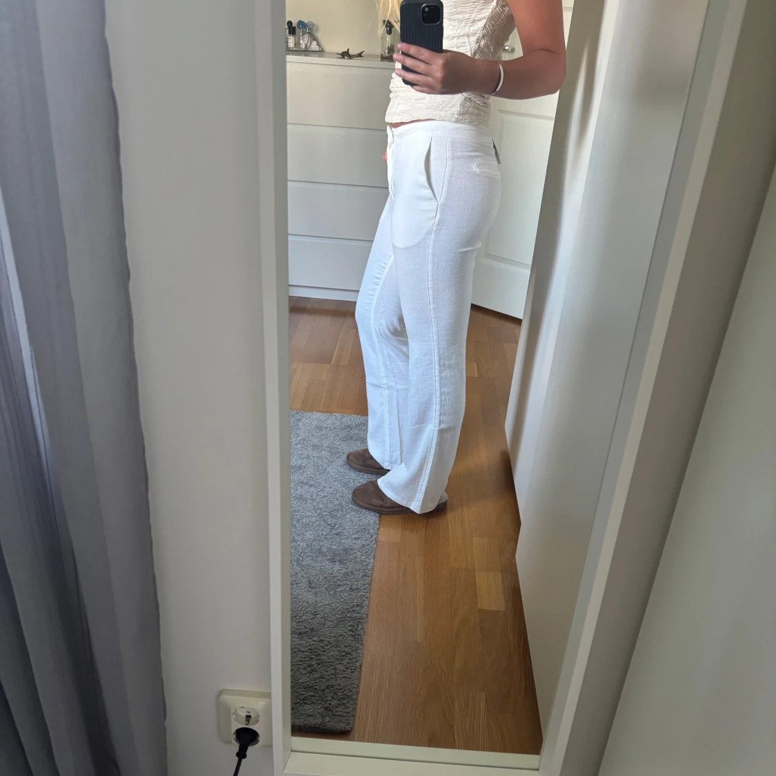 Vita kostym linnebyxor med utsvängda ben - 1