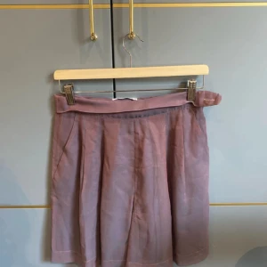Sportmax shorts  - Authentic sportmax shorts köpta i vintage shop, använda av mig ca 3 ggr!