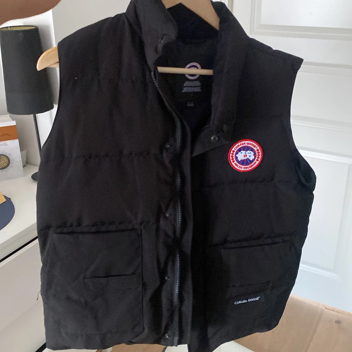 Svart dunväst från Canada Goose M