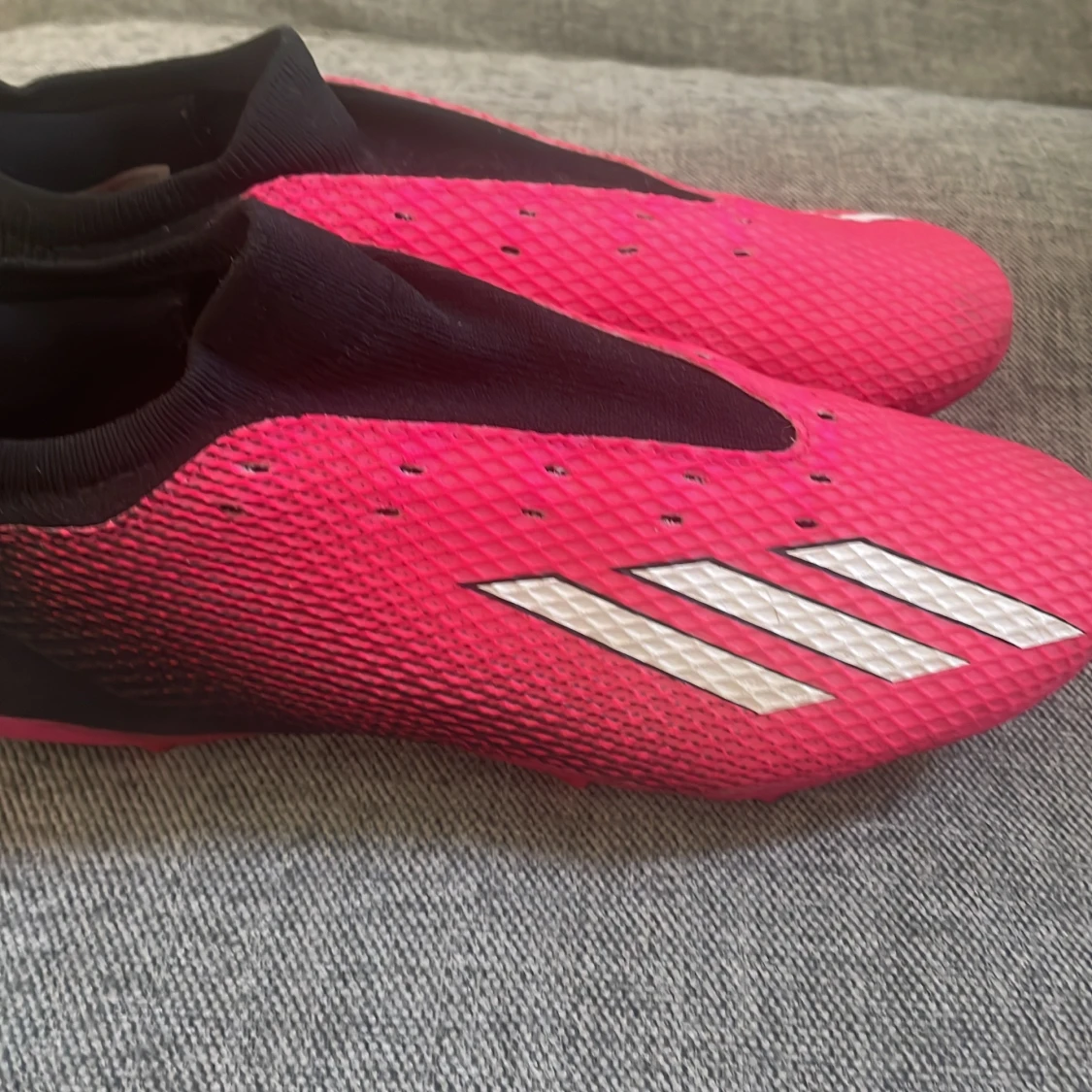 Rosa Adidas fotbollsskor utan snörning - 1