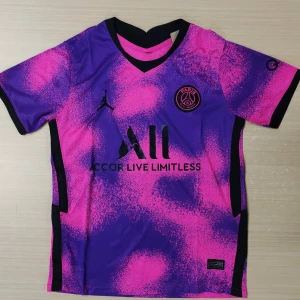  Helt ny PSG tröja M - Helt ny PSG tröja med färgen rosa och lila. Priset kan ändras med snabba affärer.