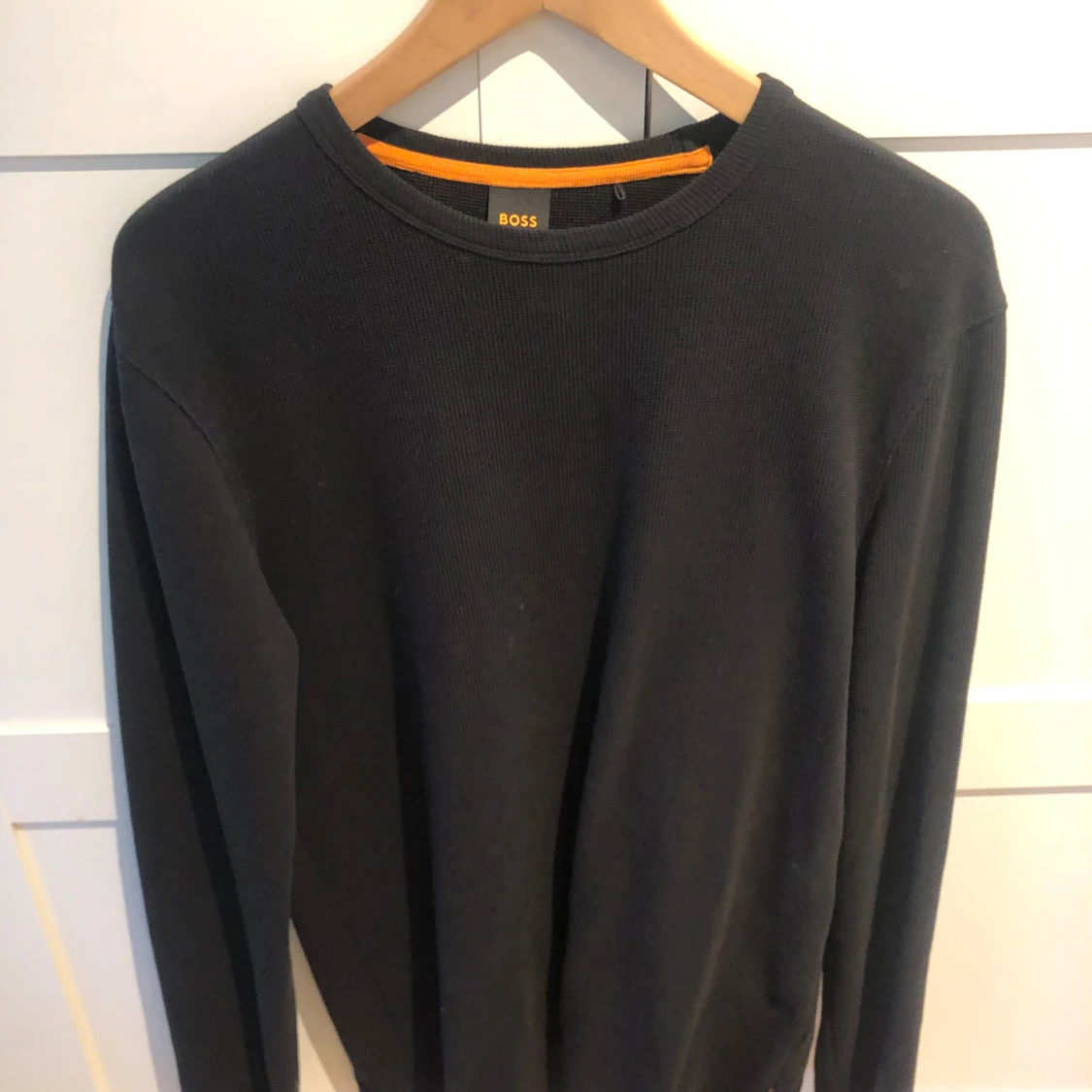 Svart stickad tröja från BOSS