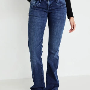 Lbt valerie jeans W26 L32 - Snygga blå lbt jeans. Jeansen har en mörkblå tvätt och är i väldigt bra skick. 