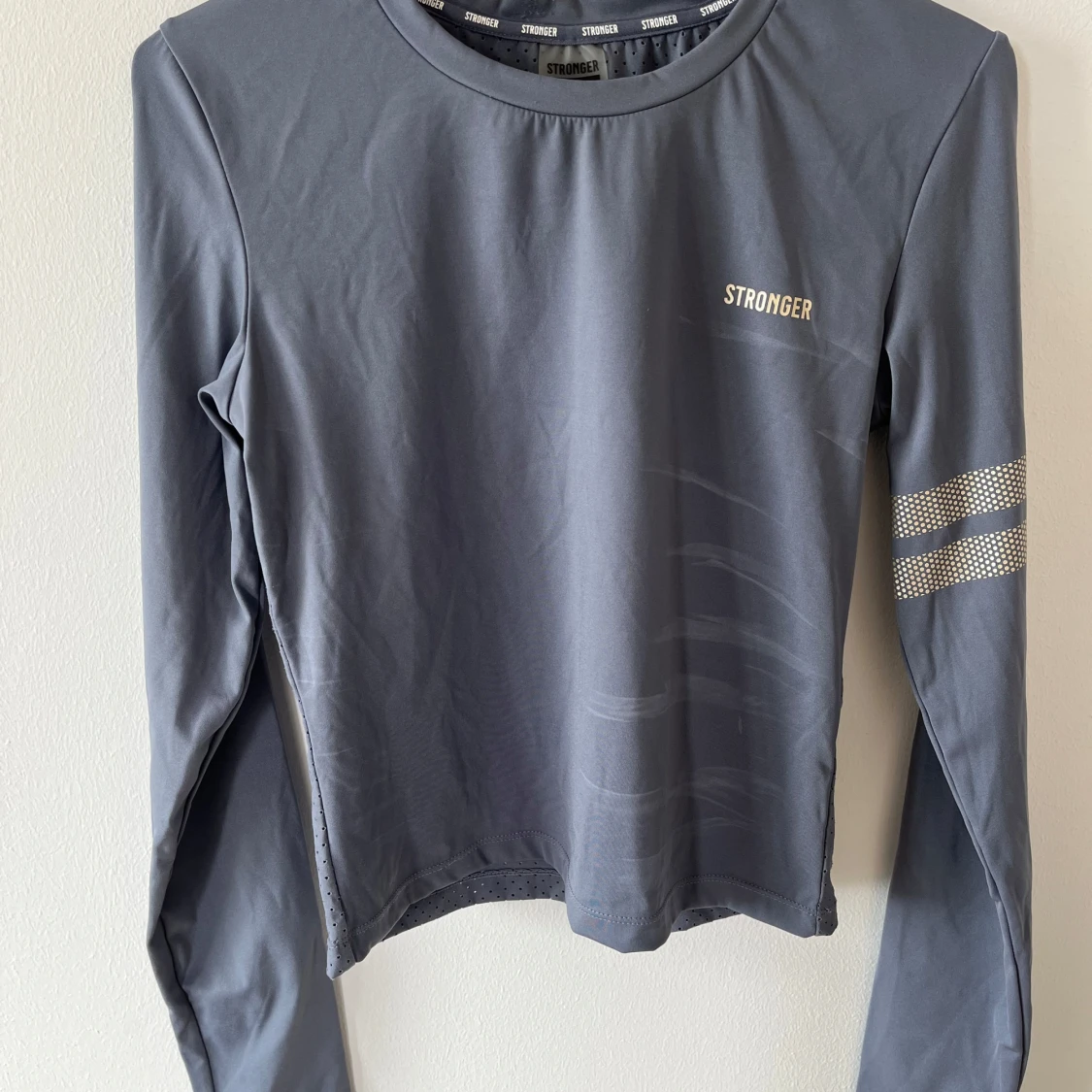 Grått träningsset från Stronger strl S - 2