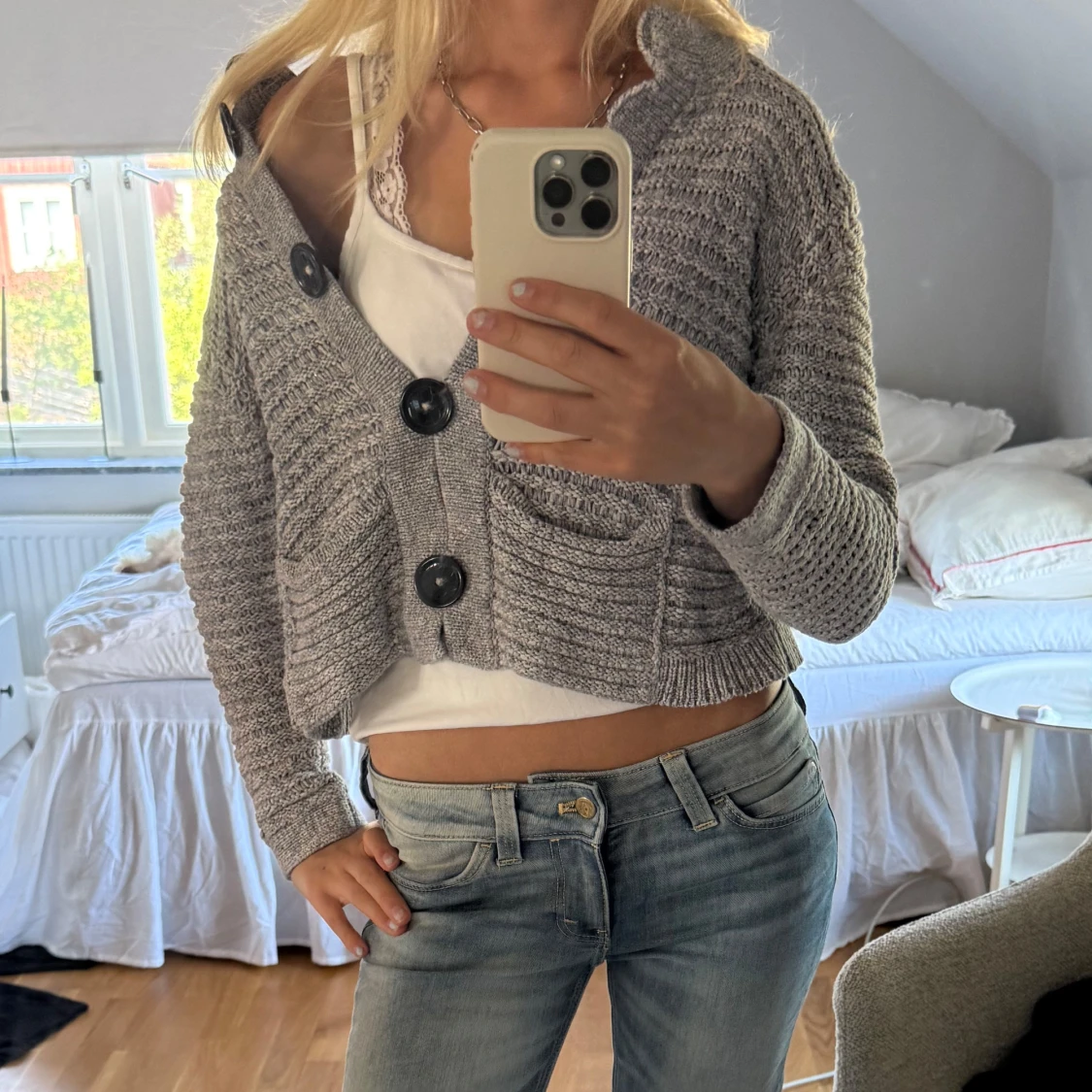 Grå stickad kofta - 1