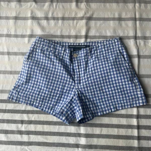 Rutiga blå shorts från Ralph Lauren - Snygga blå och vita rutiga shorts från Ralph Lauren Sport i 100% bomull ❤️