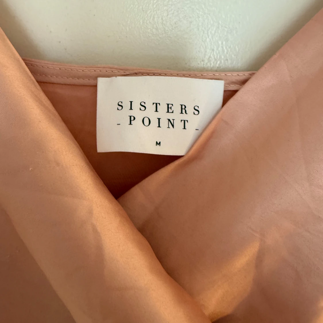 Champagnefärgad långklänning Sisters Point - 1