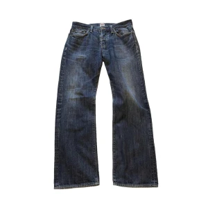 vintage edwin ED-47 jeans - bra skick. sz 33/32. japansk design, tillverkade i Italien. straight cut.