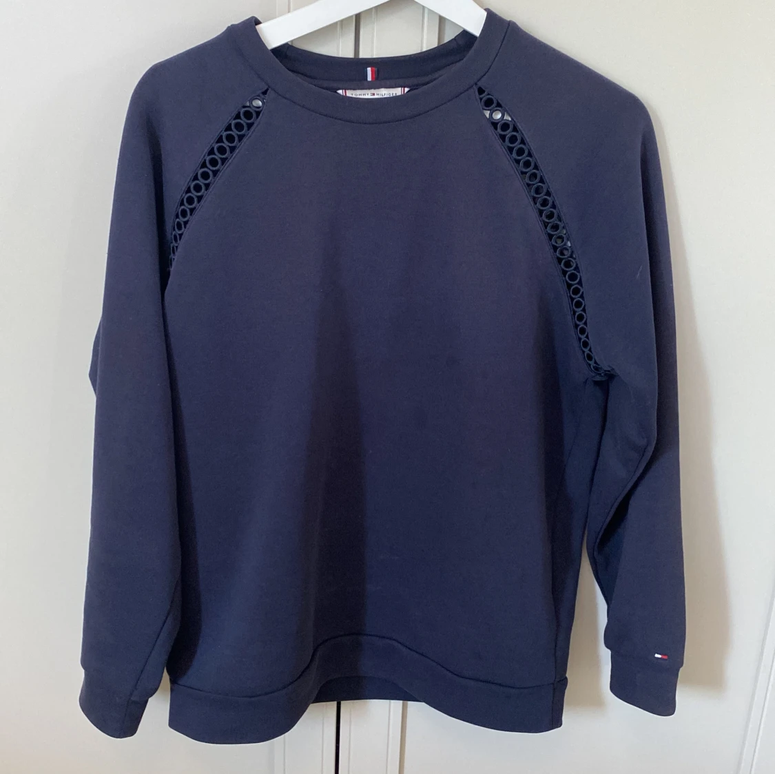 Mörkblå sweatshirt Tommy Hilfiger S