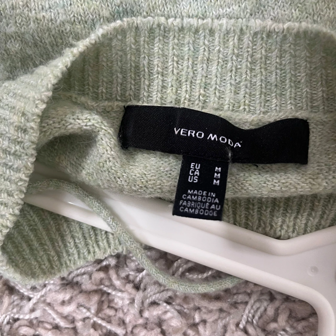 Ljusgrön stickad tröja Vero Moda - 2