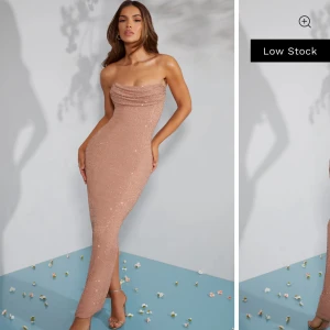 Champagnefärgad glittrig långklänning - Supersnygg axelbandslös långklänning i champagnefärg med glittriga detaljer. Användes endast en gång, tillkommer med lådan.