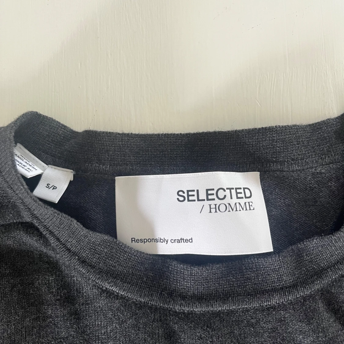 Mörkgrå tröja från Selected Homme - 3