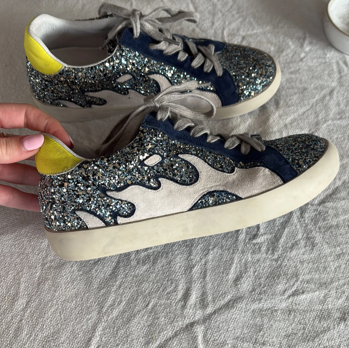 Glittriga sneakers från Bibi Lou - 1