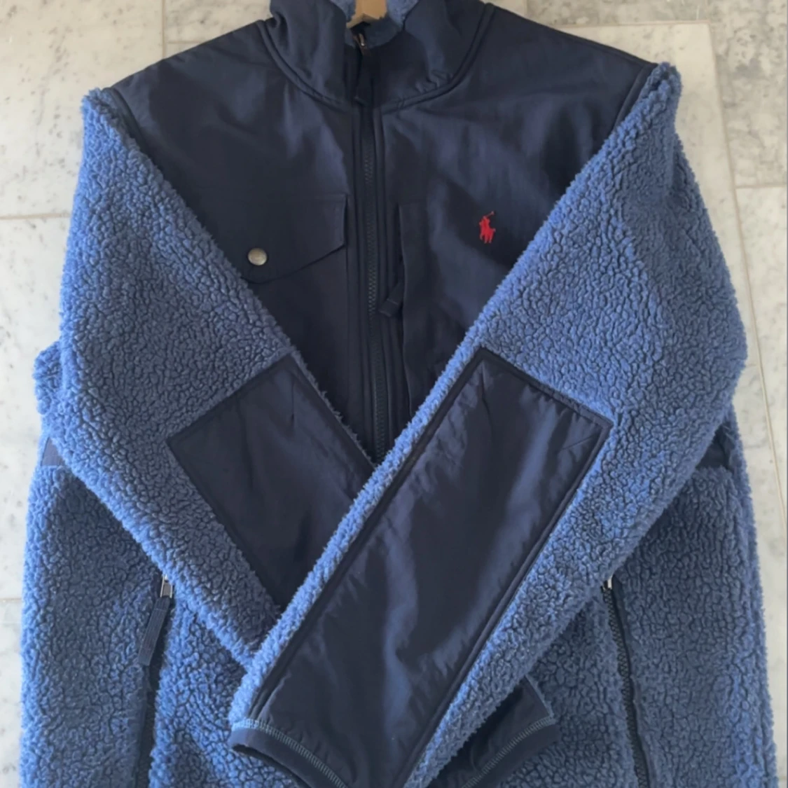 Blå teddyjacka från Polo Ralph Lauren - 2