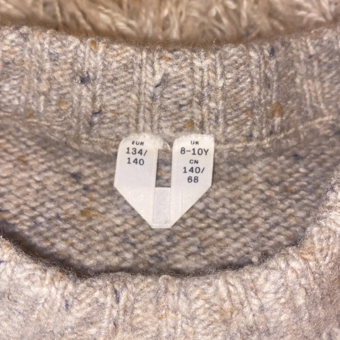 Beige stickad tröja i ullmix - 2