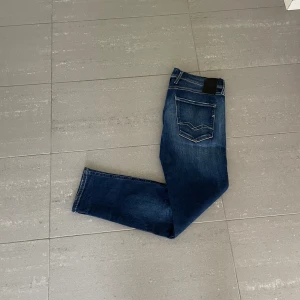 Replay Anbass Hyperflex jeans  - Säljer nu dessa Replay Anbass Hyperflex jeans, skriv för fler bilder/frågor🙌🏼