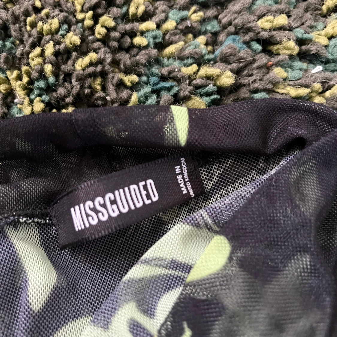 Svart mesh topp med drakmönster Missguided - 1