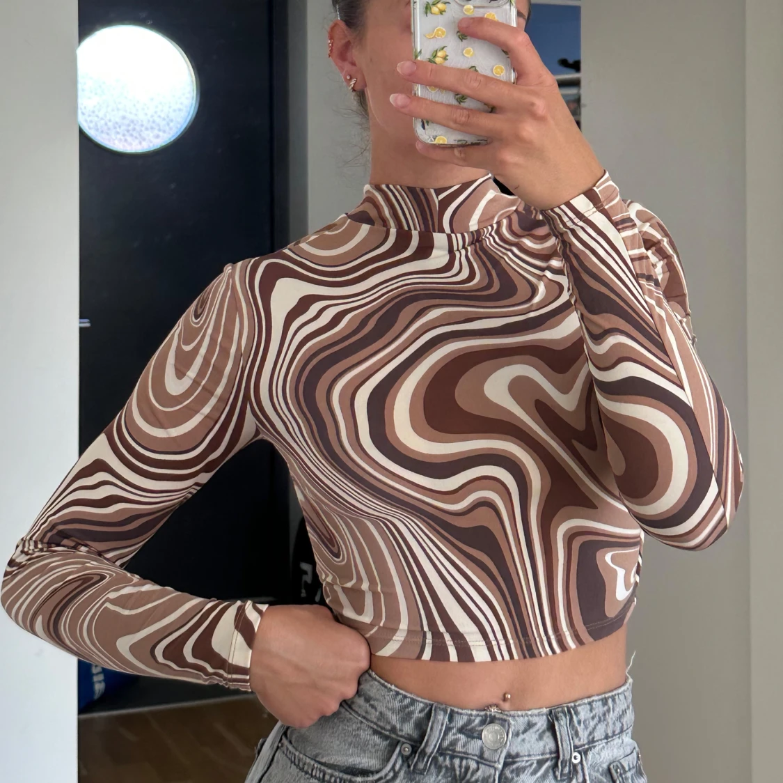 Brun mönstrad mesh-top från Amisu - 1