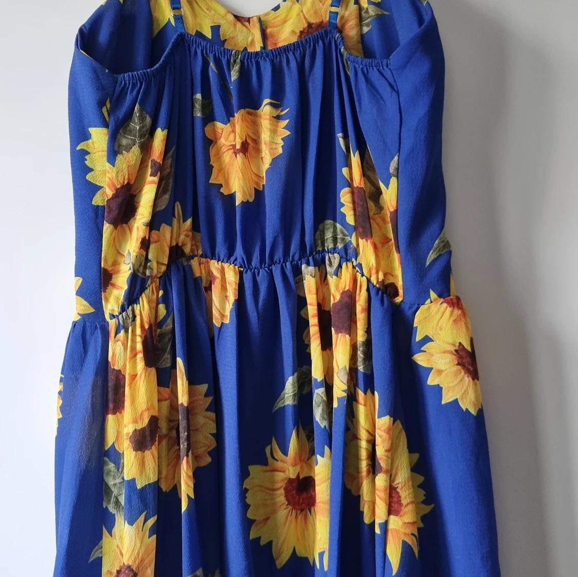 Blå långklänning med solrosor - 2