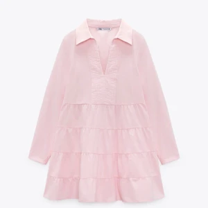 Super fin zara kläning - Säljer denna super fina zara kläning som inte kommer till användning 