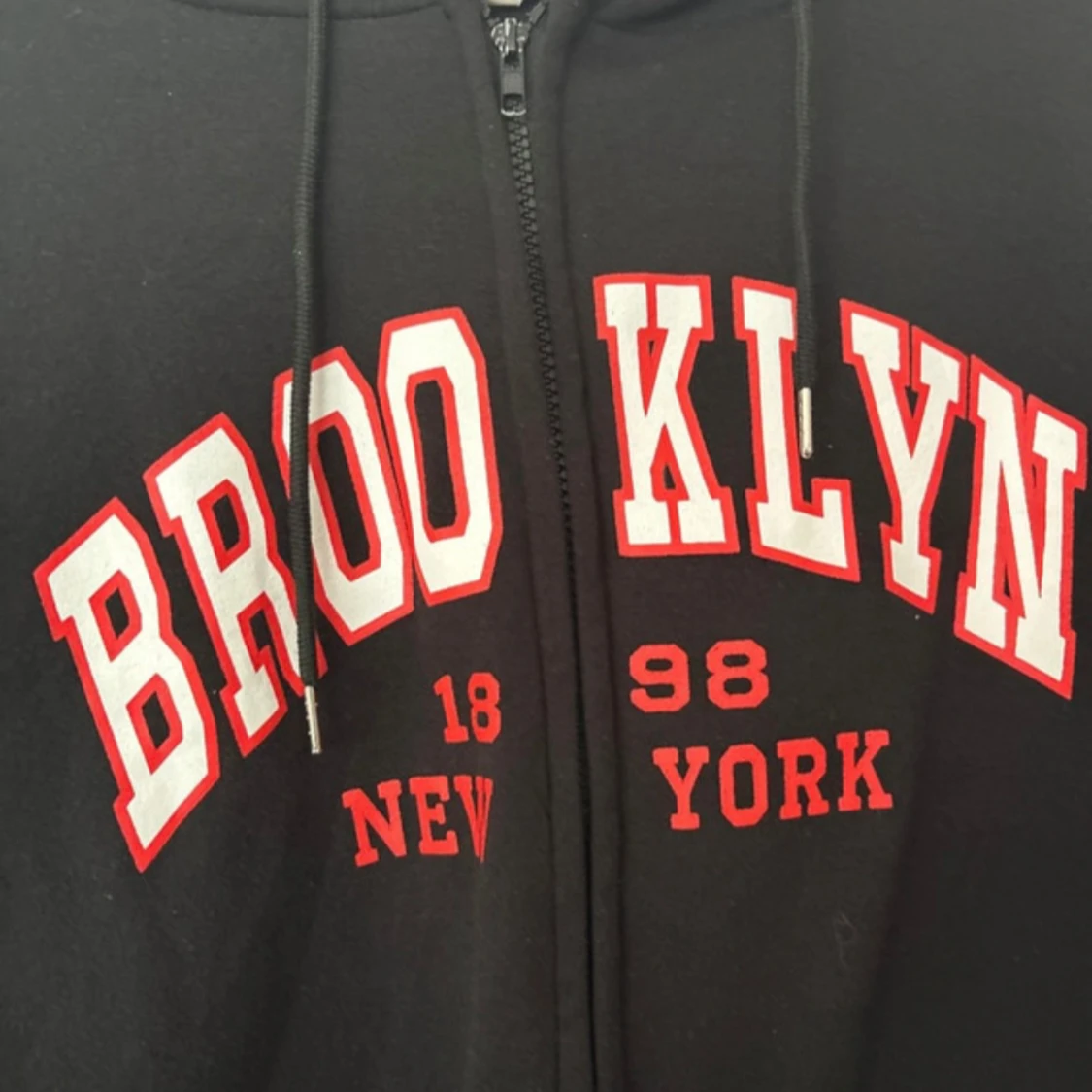 Svart Brooklyn hoodie med dragkedja - 2