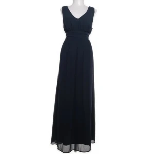 balklänning/aftonklänning - Jättesöt marinblå långklänning från vero moda🩷 endast använts en gång på min bal så i väldigt fint skick. 