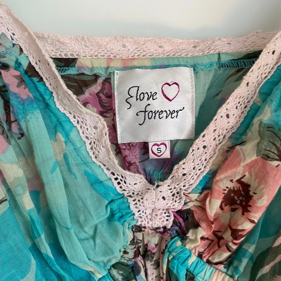 Blommig miniklänning  - 4