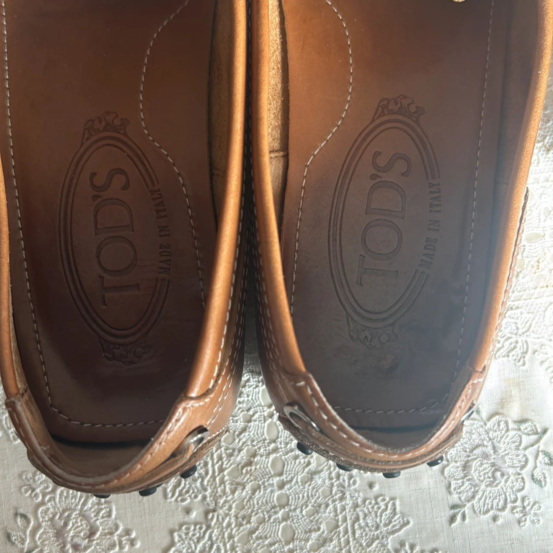 Bruna loafers i skinn från Tod's - 2