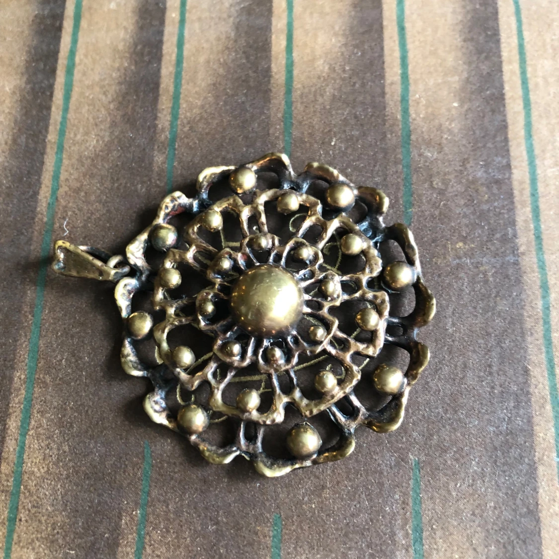 Vintage halsbandshänge i brons - 2