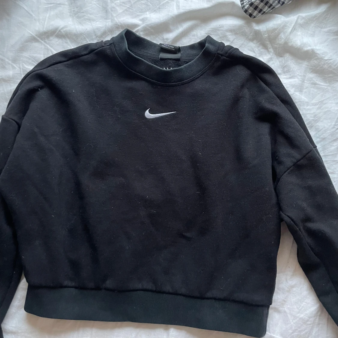 Svart Nike sweatshirt med öppen rygg