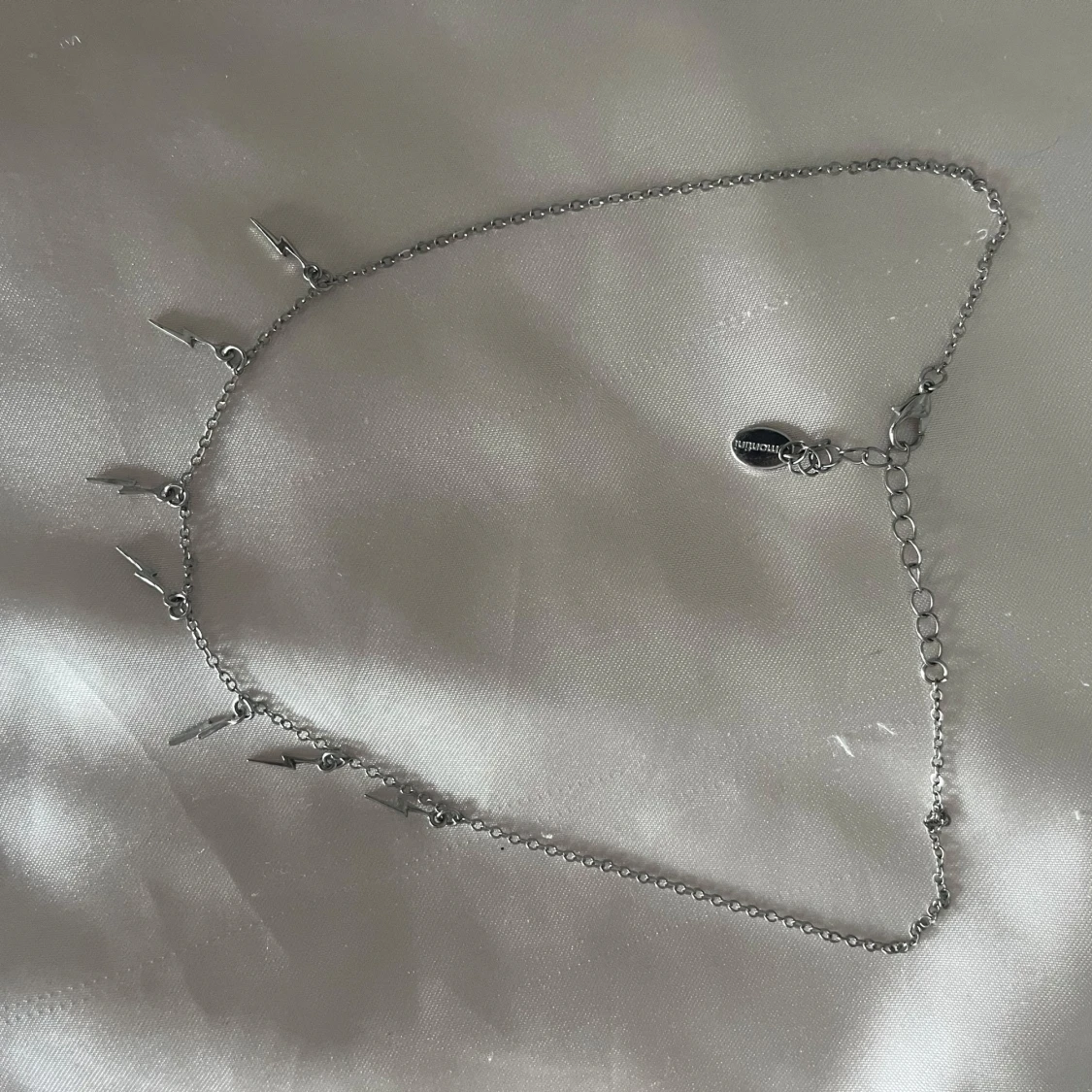 Silvrigt snyggt halsband⚡️ - 1