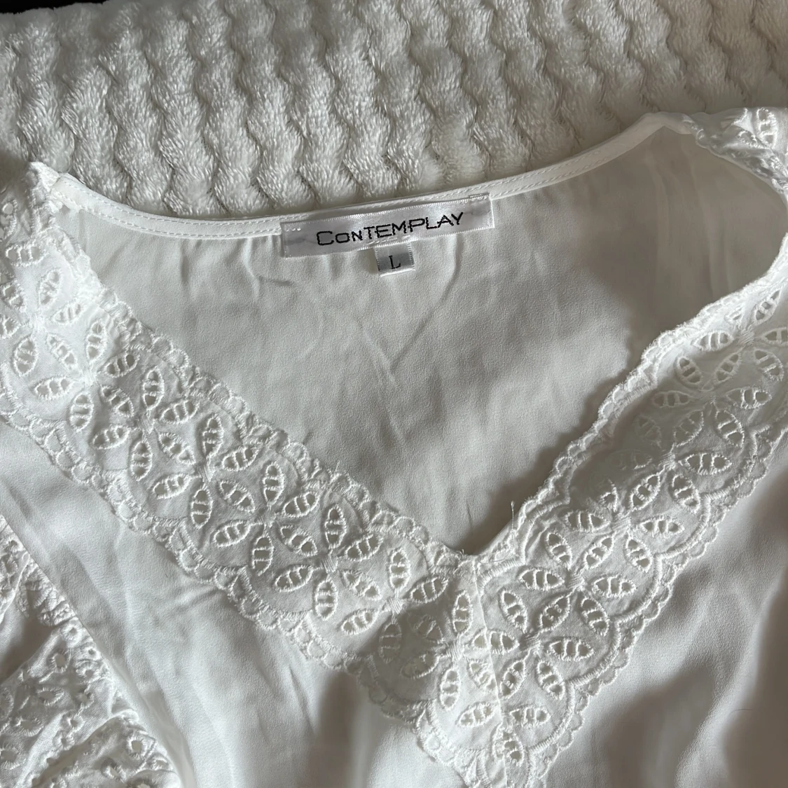 Vit blus från Contemplay - 2